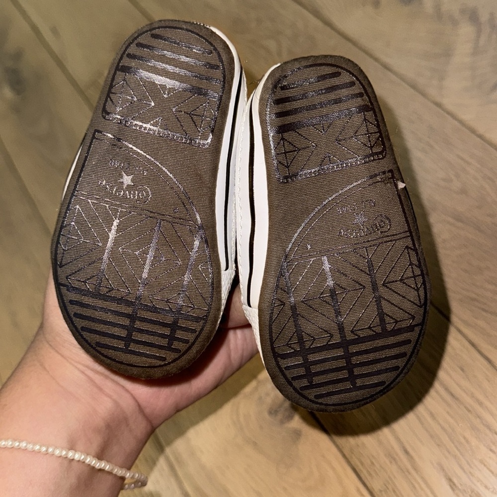 Grey converse - Picture 3 of 3